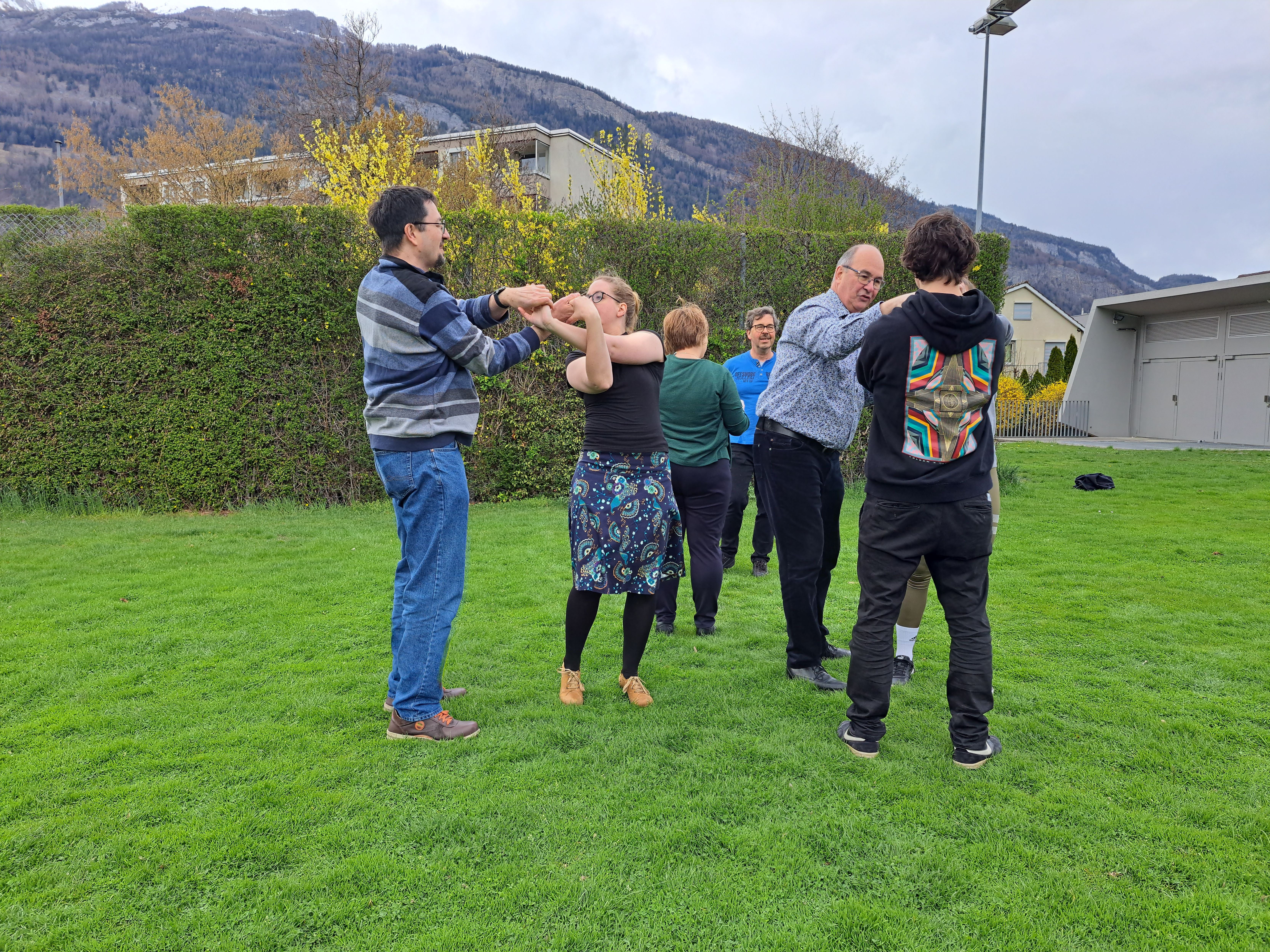 Lerne Polka und Schottisch tanzen in 1, 2, 3...siebenschritten